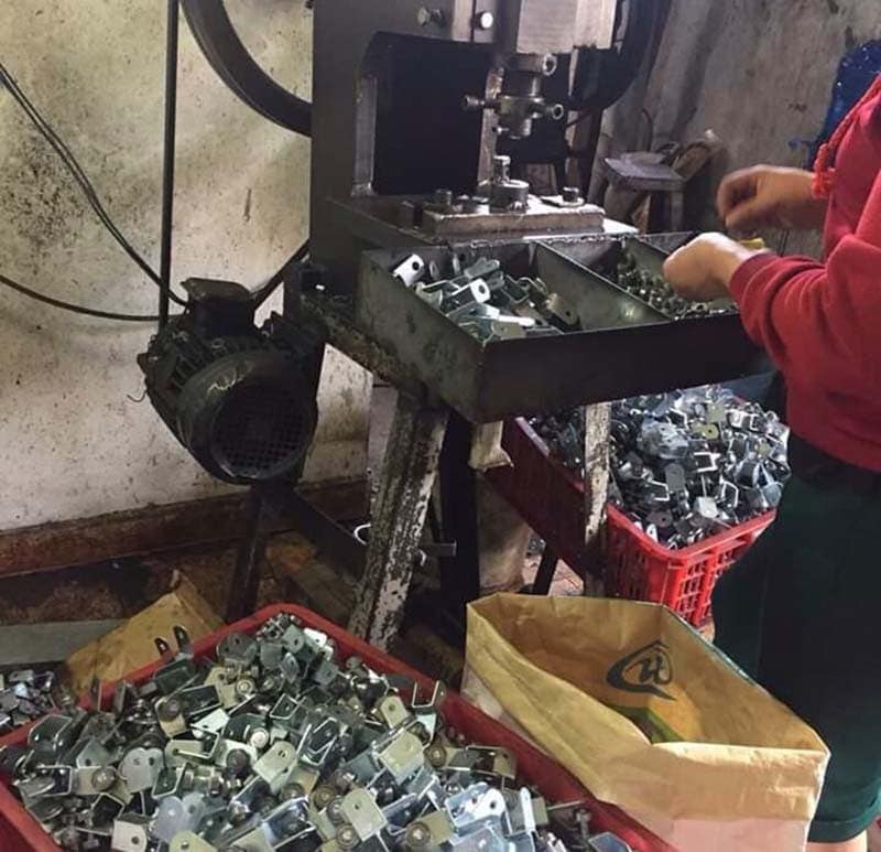 sản xuất phụ kiện mái bạt kéo xếp di động