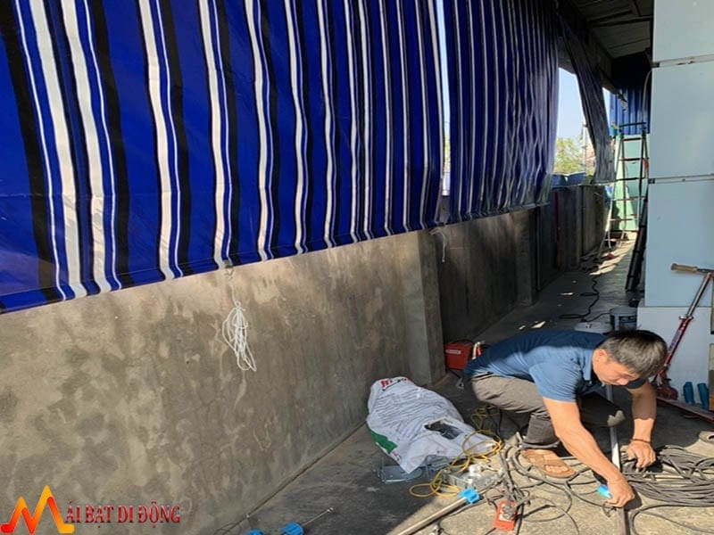 thi công mái che tự cuốn
