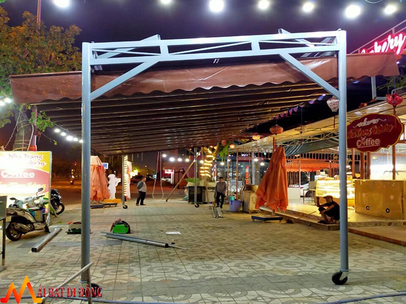 mái che bạt kéo có bánh xe di động