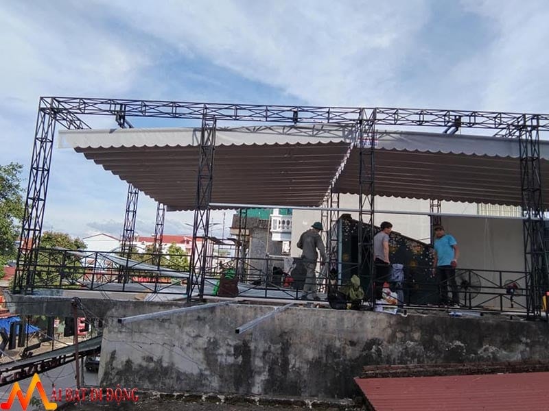 lắp đặt mái bạt kéo di động sân thượng