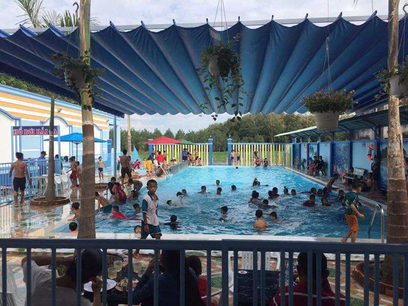 mái che xếp hồ bơi