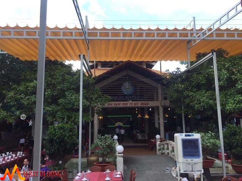 mái che kéo nhà hàng